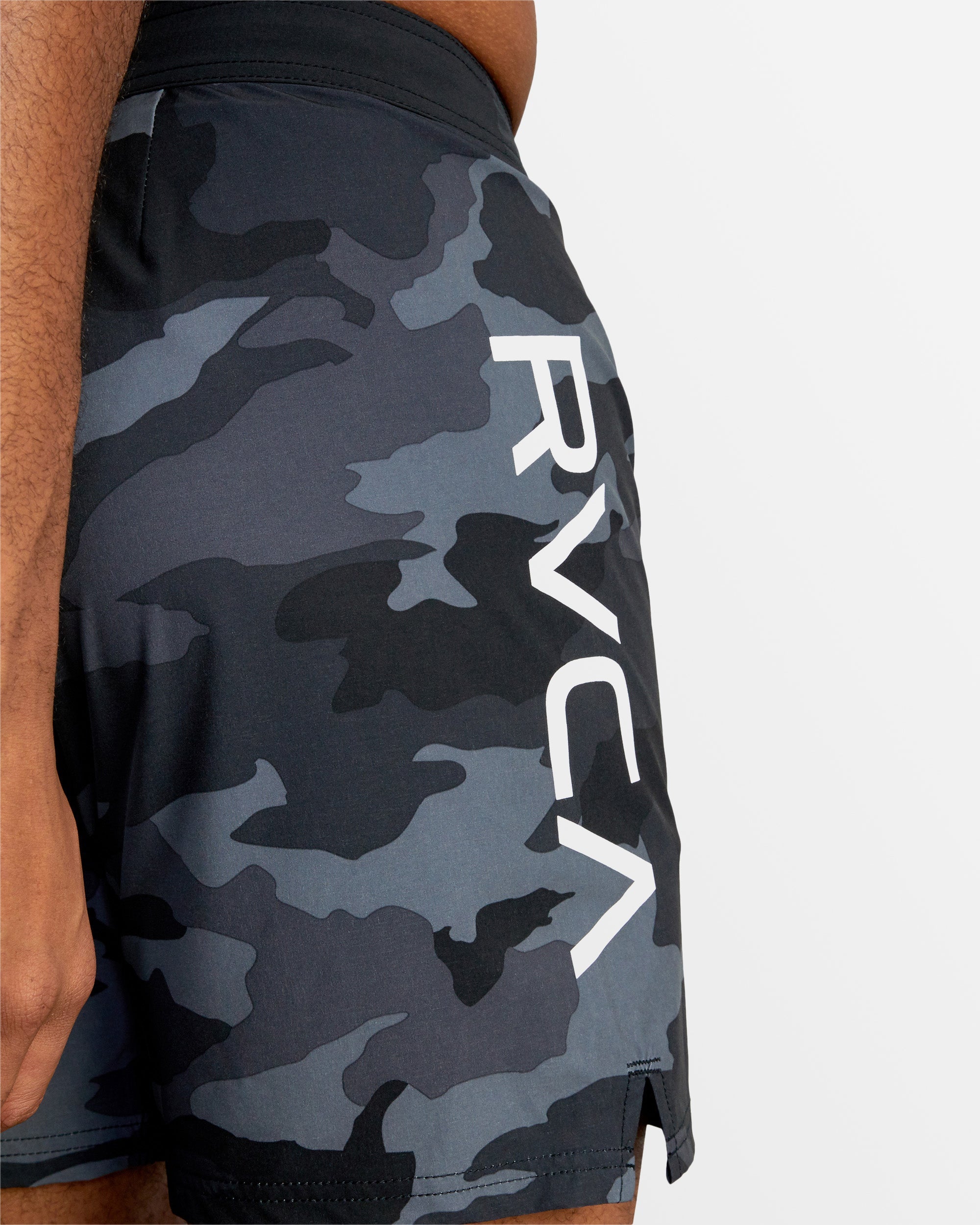 Mens Fight Scrapper 17 Shorts GREY CAMO RVCA AU